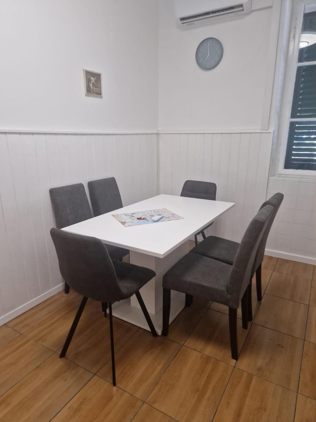 Pape Appartement *
