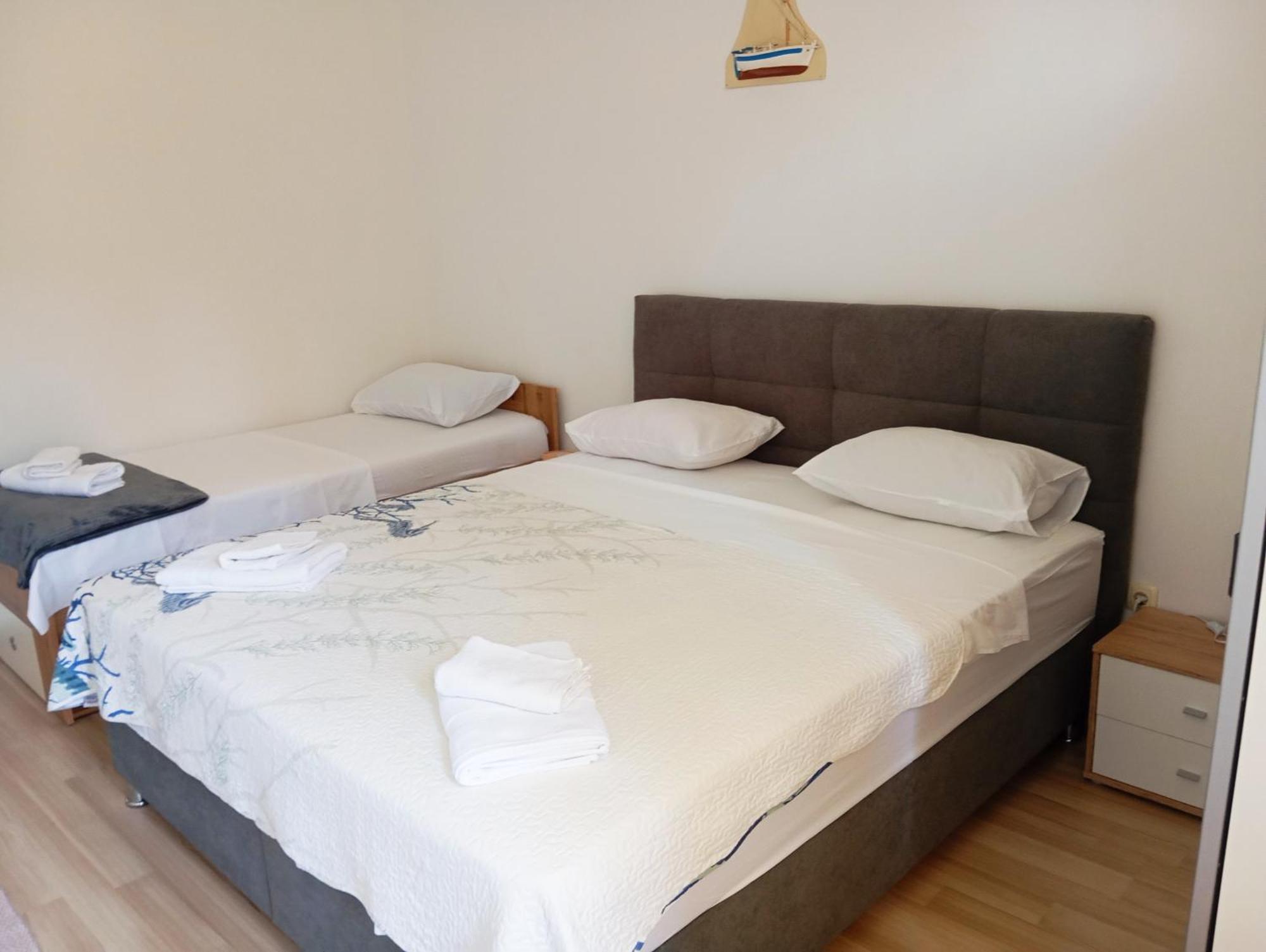 Apartma Pape *